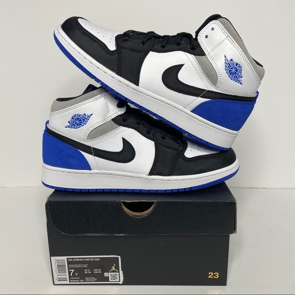 Jordan Shoes - Nike Air Jordan 1 Retro Mid SE Hyper Royal NEW